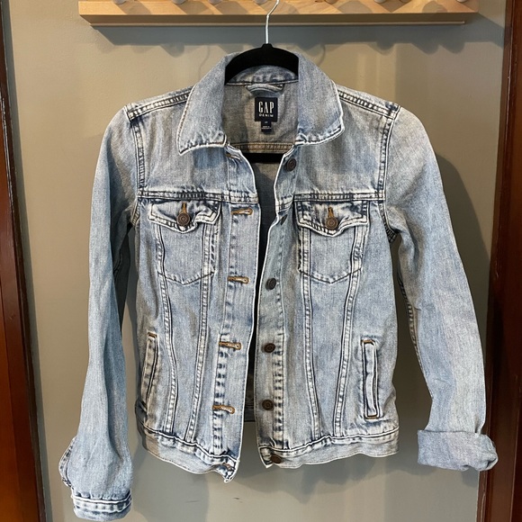 Gap Denim Jacket Size Small - Picture 1 of 4
